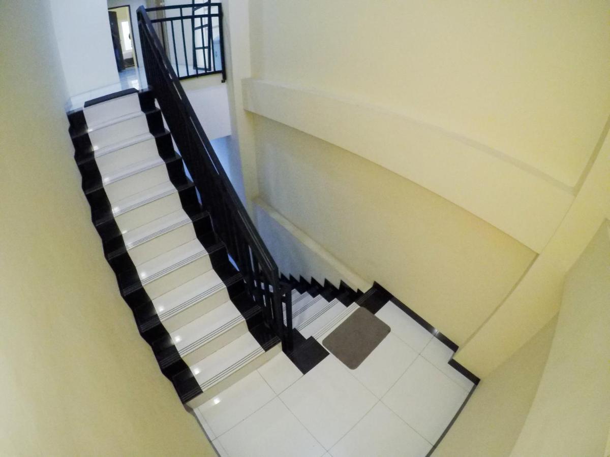 City Residence Kutai 32 Σουραμπάγια Εξωτερικό φωτογραφία